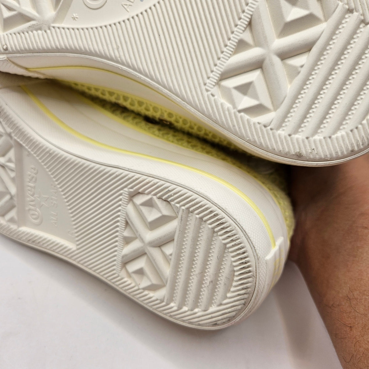 CONVERSE WOMEN'S 8 CHUCK TAYLOR ALL STAR LIFT HI PLATFORM LEMON SLUSHY A14967C