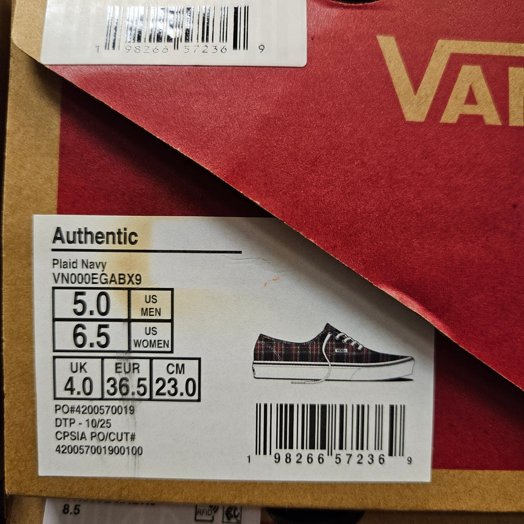VANS WOMEN'S 6.5 AUTHENTIC LOW TOP SNEAKER PLAID NAVY NIB VN000EGABX9