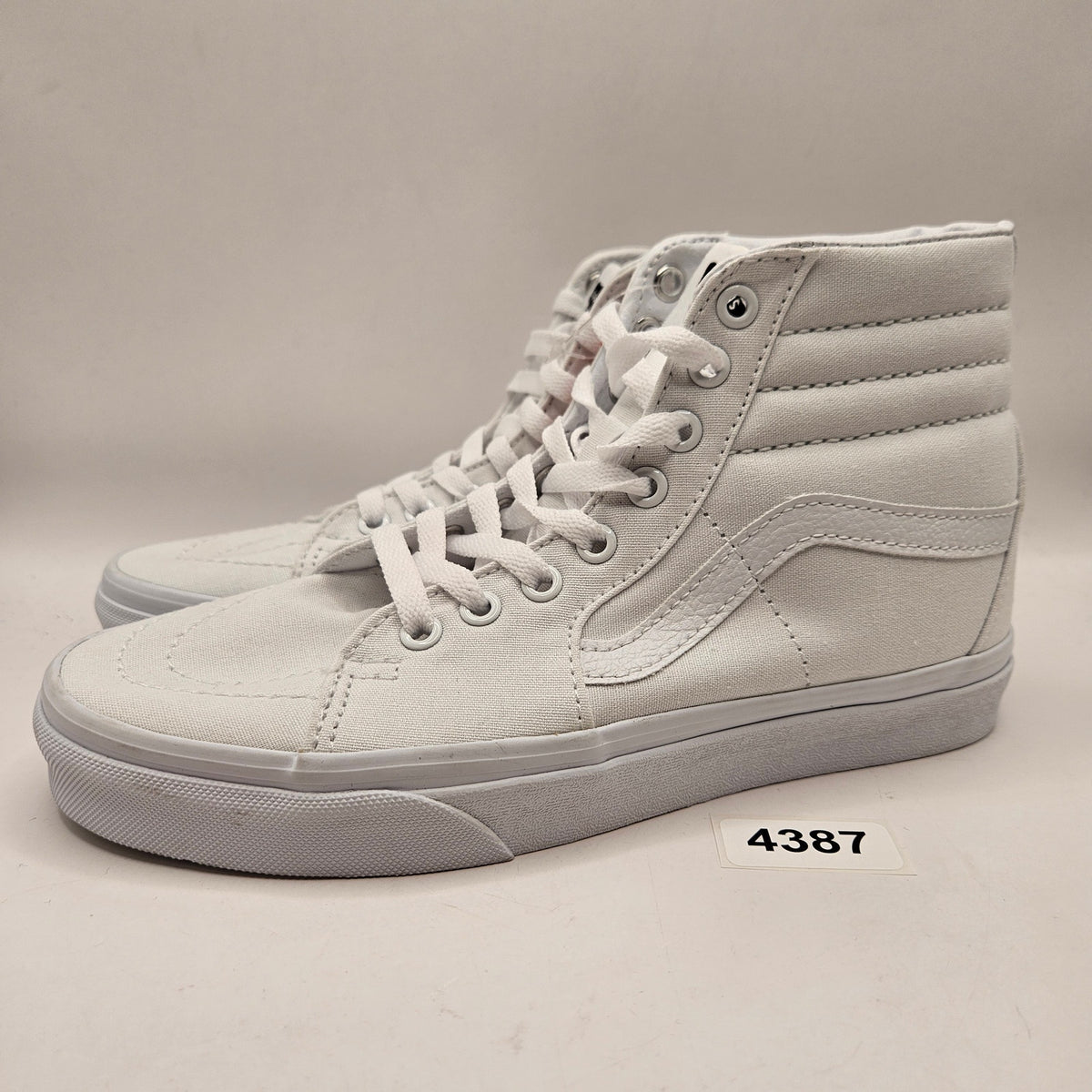 VANS WOMEN'S 7.5 SK8 HI CANVAS HI TOP SKATEBOARDING SNEAKERS TRIPLE WHITE