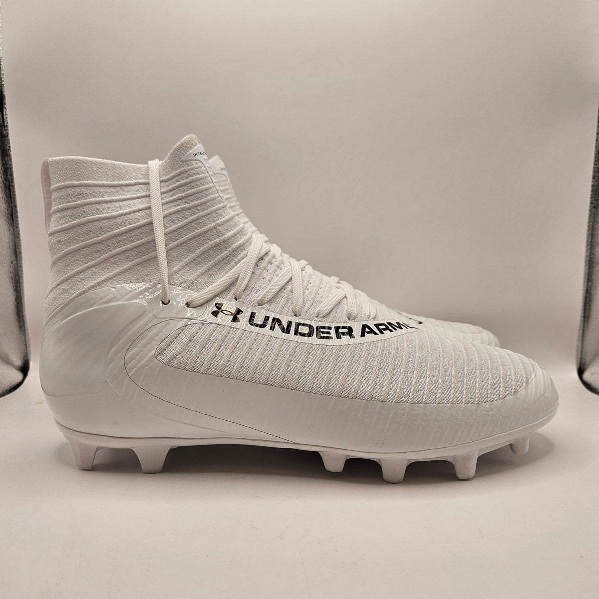 UNDER ARMOUR MEN'S 11.5 BLUR PRO FOOTBALL CLEATS WHITE BLACK 3028000-102