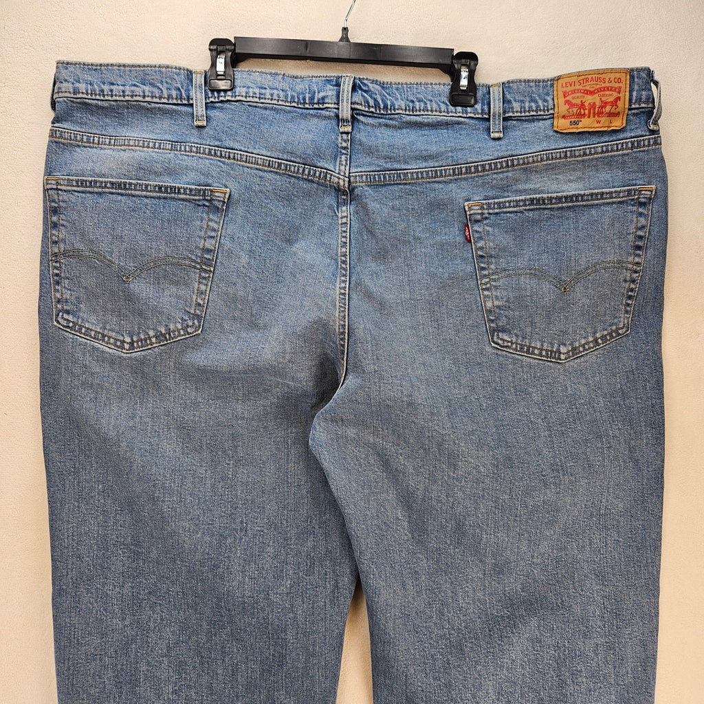 LEVI'S MEN'S 52X34 550 RELAXED FIT CLIF LIGHT WASH JEANS STRETCH NWOT