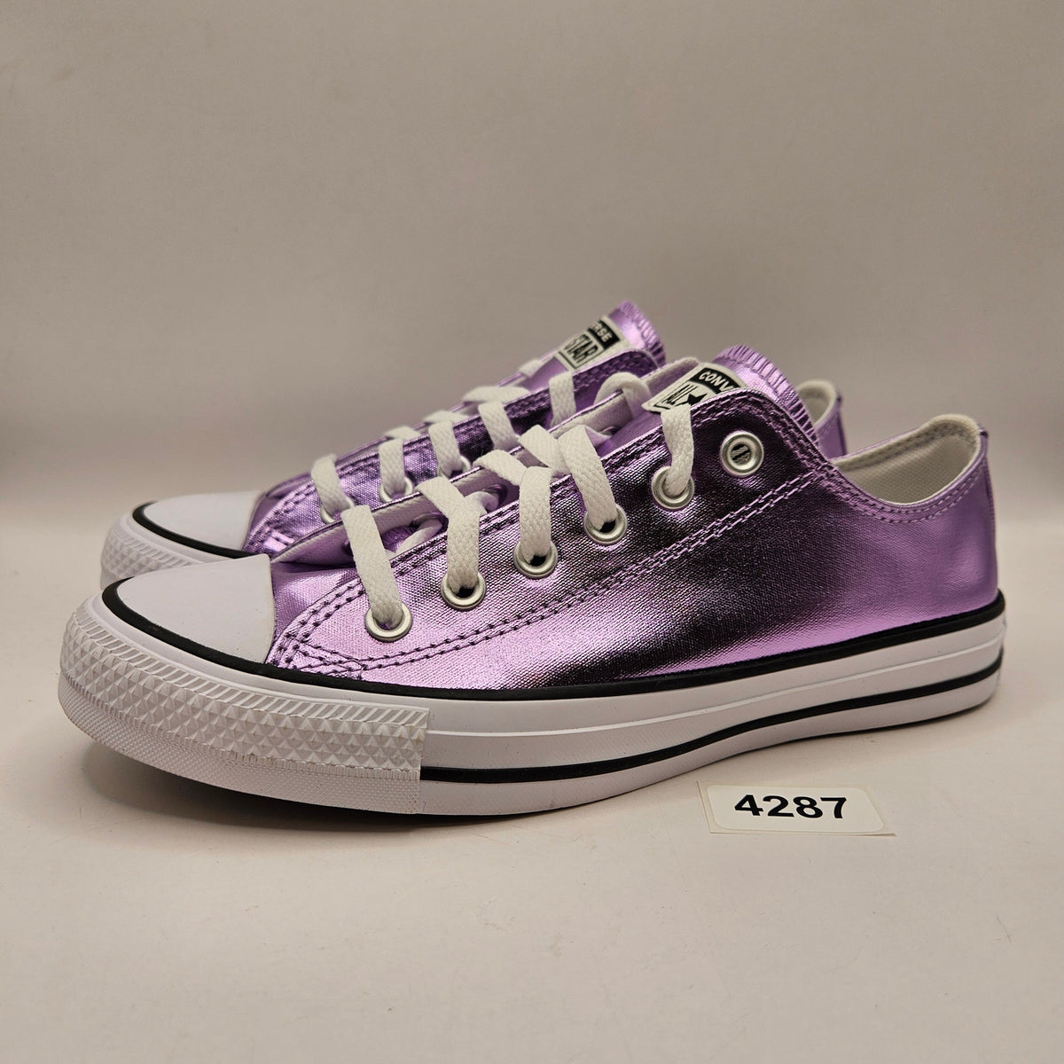 CONVERSE WOMEN'S 7 CHUCK TAYLOR ALL STAR METALLIC PURPLE LACE UP LOW A14876C