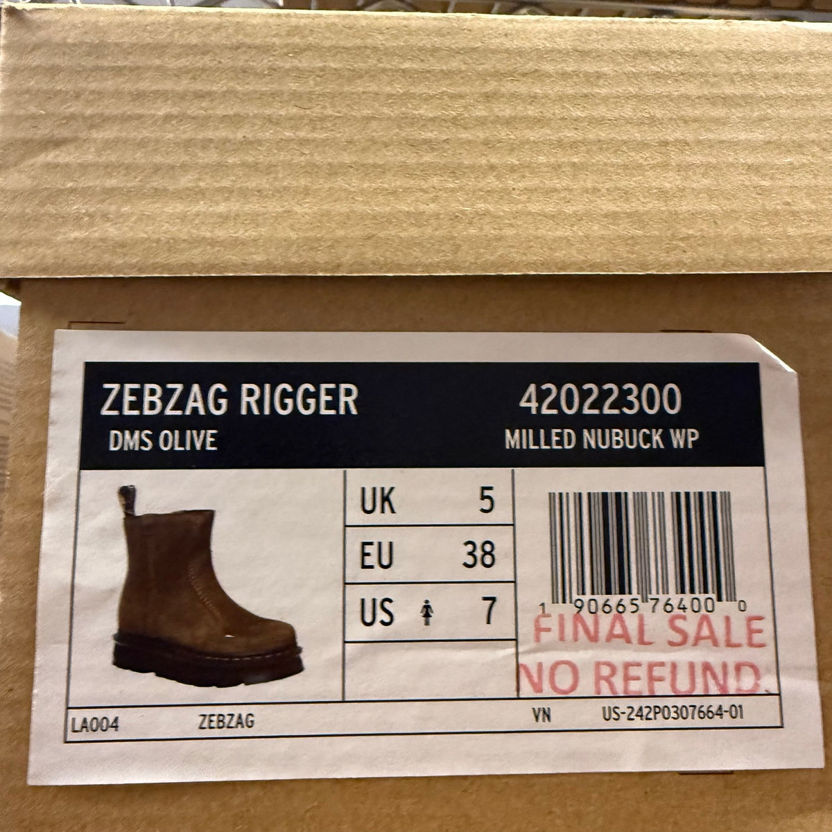 DR MARTENS WOMEN'S 7 ZEBZAG RIGGER DARK OLIVE MILLED NUBUCK WATERPROOF 42022300