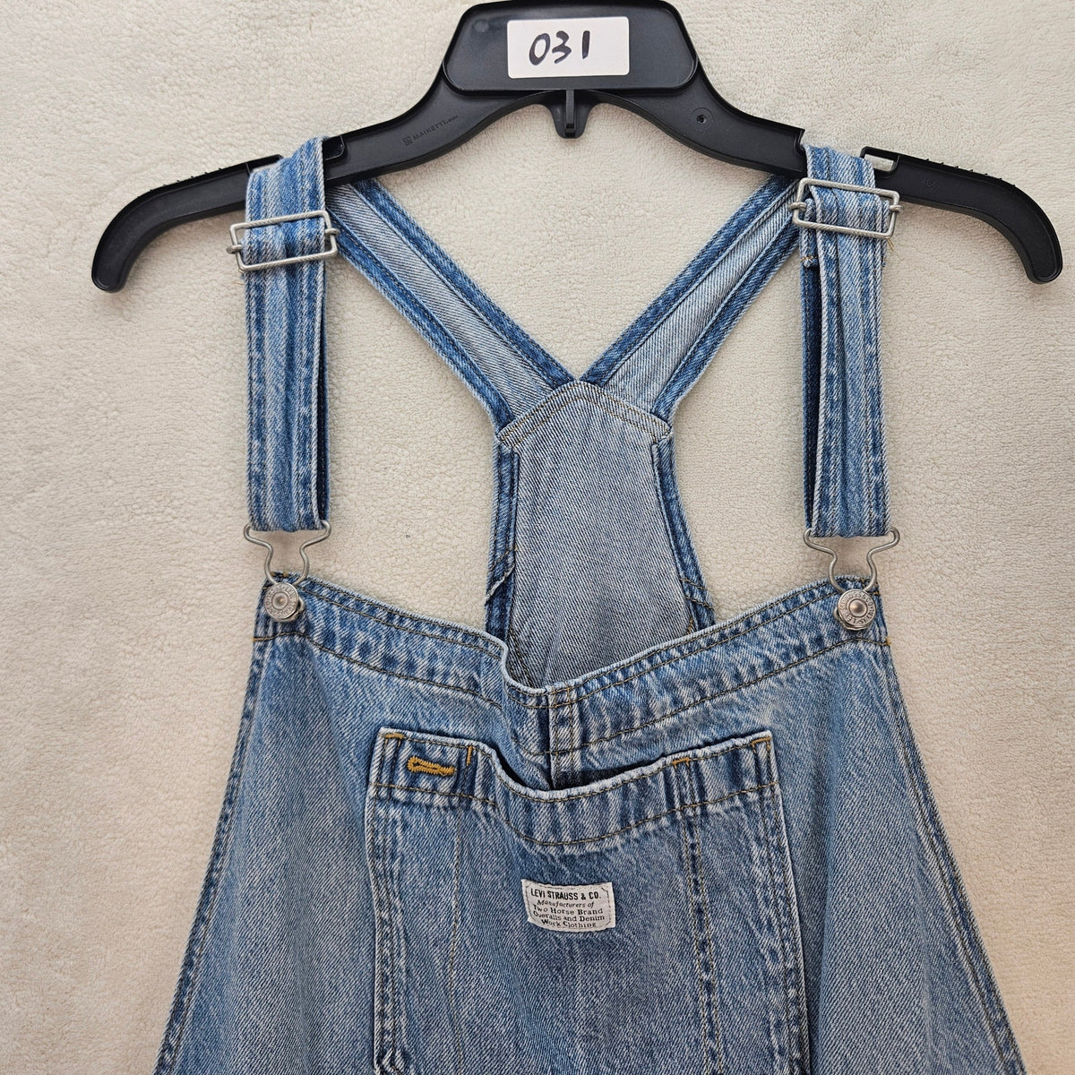 LEVI'S WOMEN'S XL PREMIUM LIGHT WASH UTILITY SHORTALLS NWT