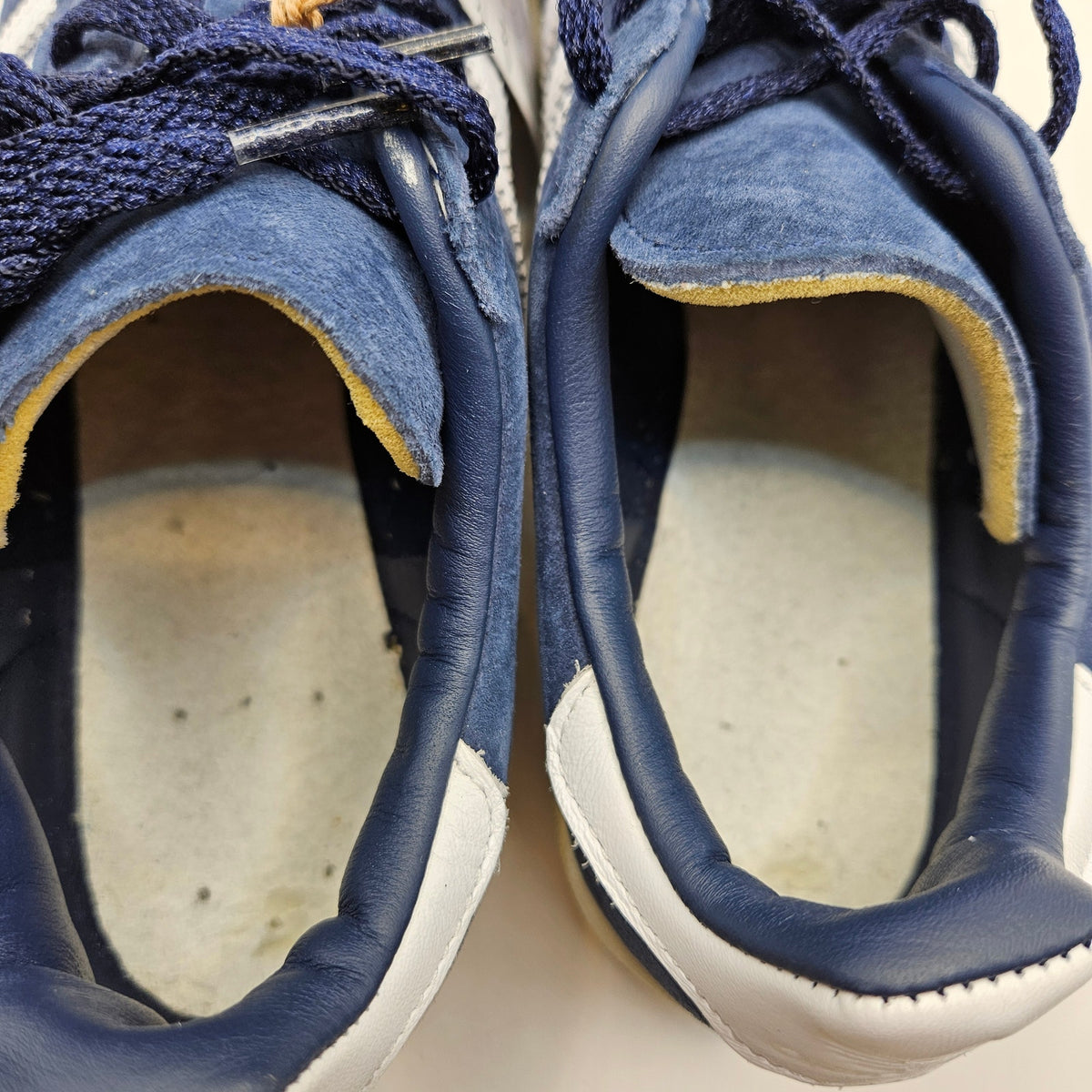 NO INSOLE ADIDAS MEN'S 5.5 CAMPUS 80S NAVY OFF WHITE FZ6153 LOW TOP SUEDE