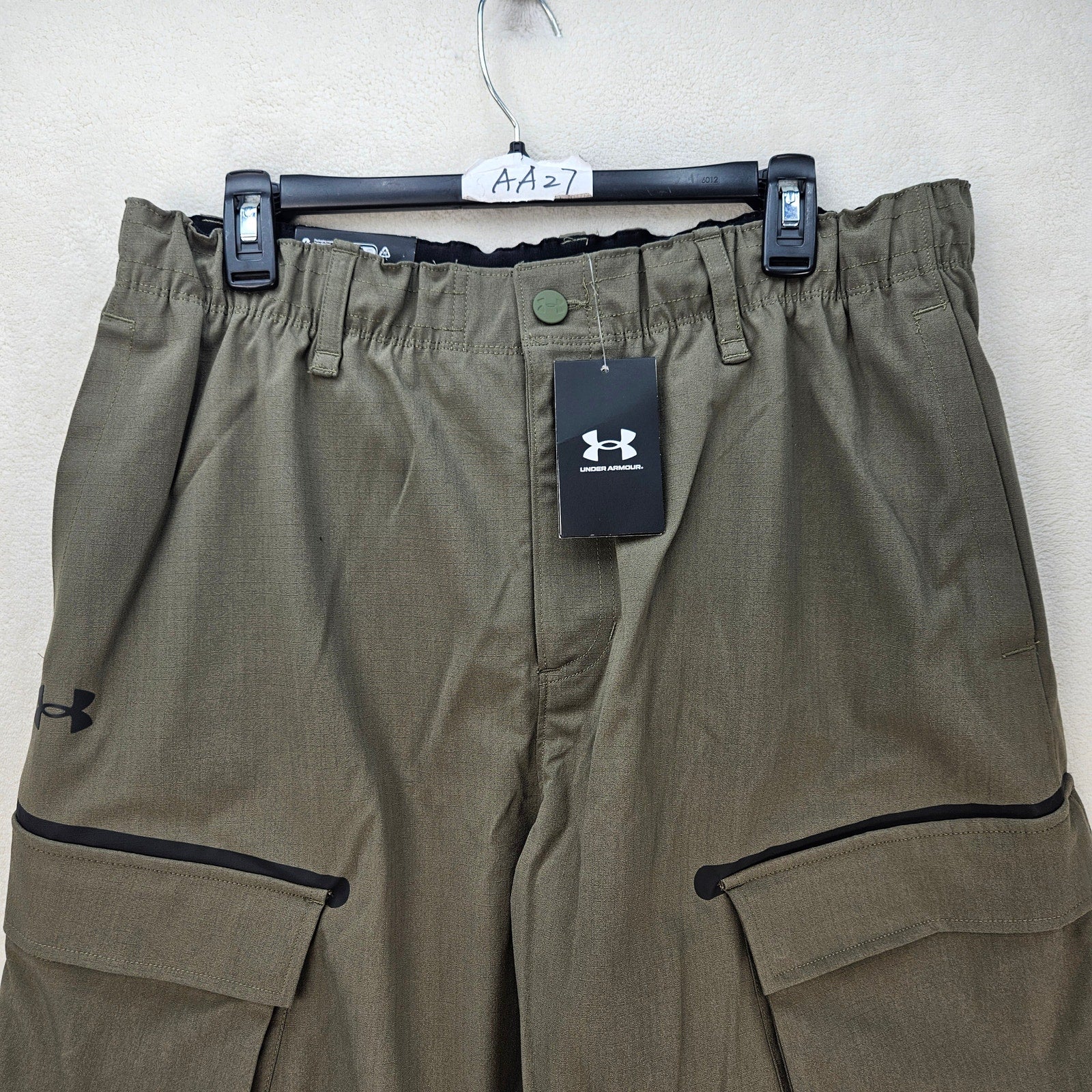 UNDER ARMOUR MEN'S LARGE EXPDT GREEN UNSTOPPABLE TEXTURED WOVEN CARGO PANTS NWT