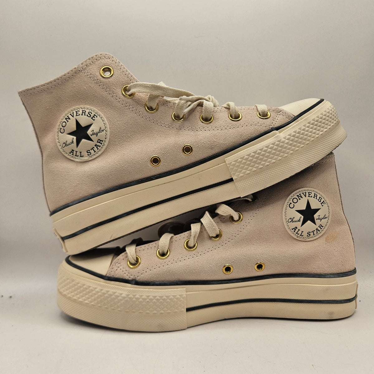 CONVERSE WOMEN'S 8 CHUCK TAYLOR ALL STAR LIFT PLATFORM SUEDE NWOB A13823C NWOB