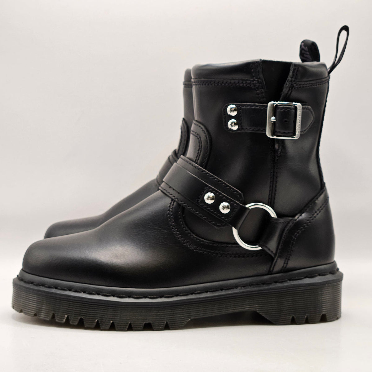 DR MARTENS WOMEN'S 6 ANISTONE HRNS BLACK SMOOTH LEATHER BIKER BOOTS