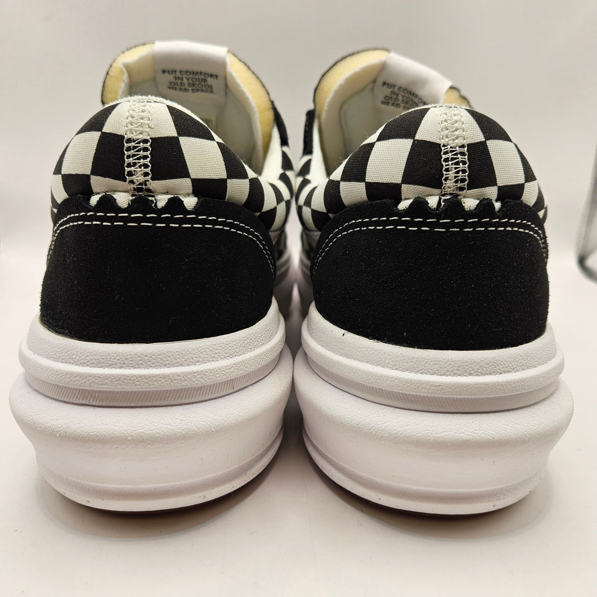 VANS MEN'S 11.5 COMFYCUSH OLD SKOOL OVERT CHECKERBOARD BLACK WHITE