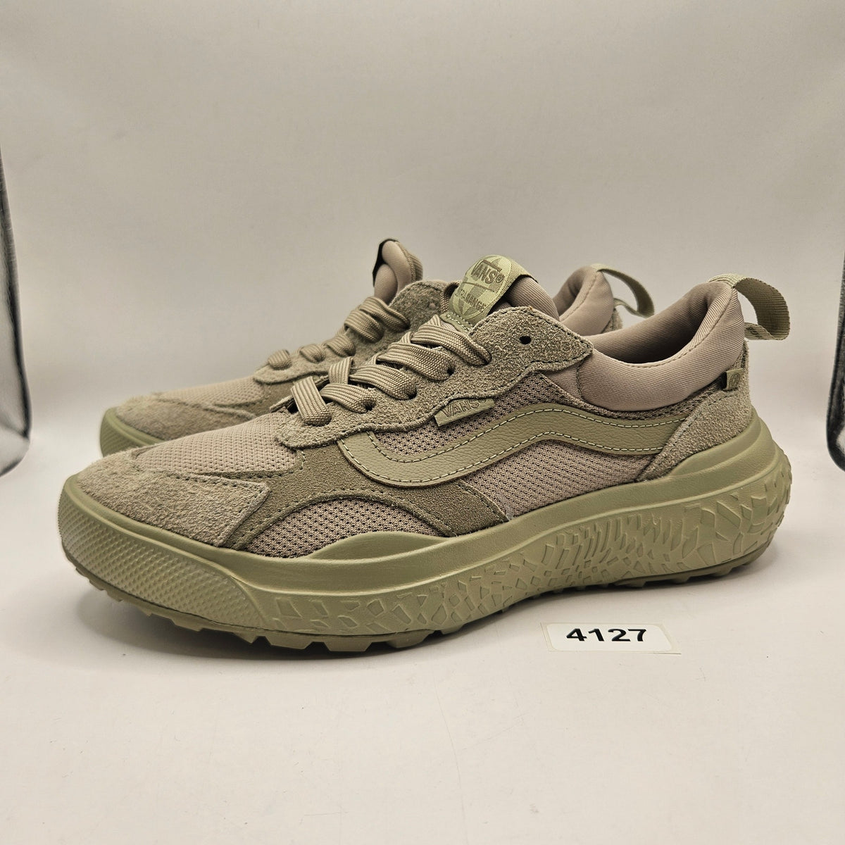 VANS WOMEN'S 8.5 ULTRARANGE NEO VR3 WAVE OLIVE NWOB GYM SHOES