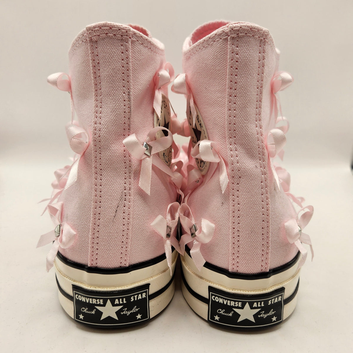 CONVERSE WOMEN'S 11 CHUCK 70 HI BOW STUDDED SHOES PINK A14444C