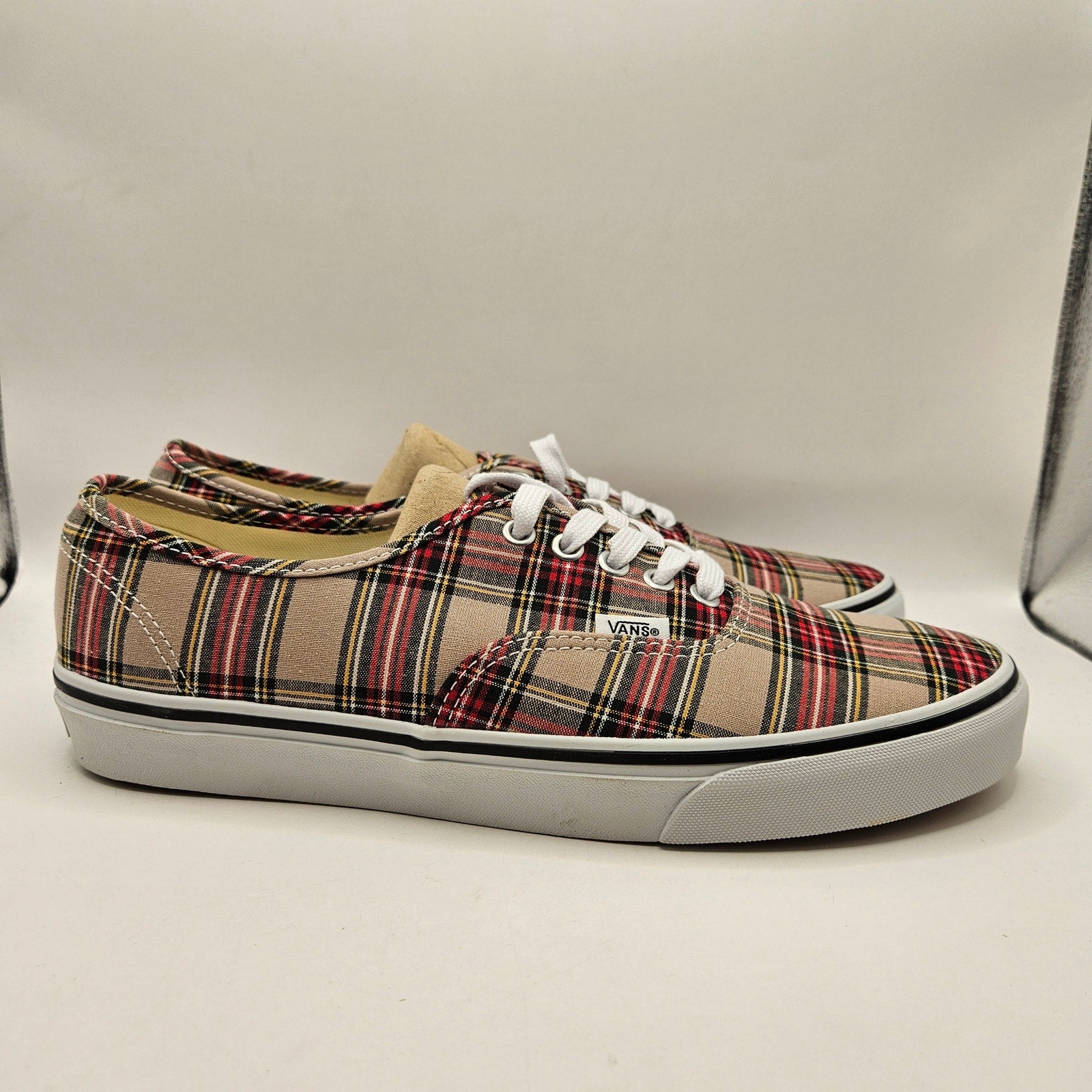 VANS MEN'S 11 AUTHENTIC LOW TOP SNEAKER PLAID TAN NWOB VN000EGATAN