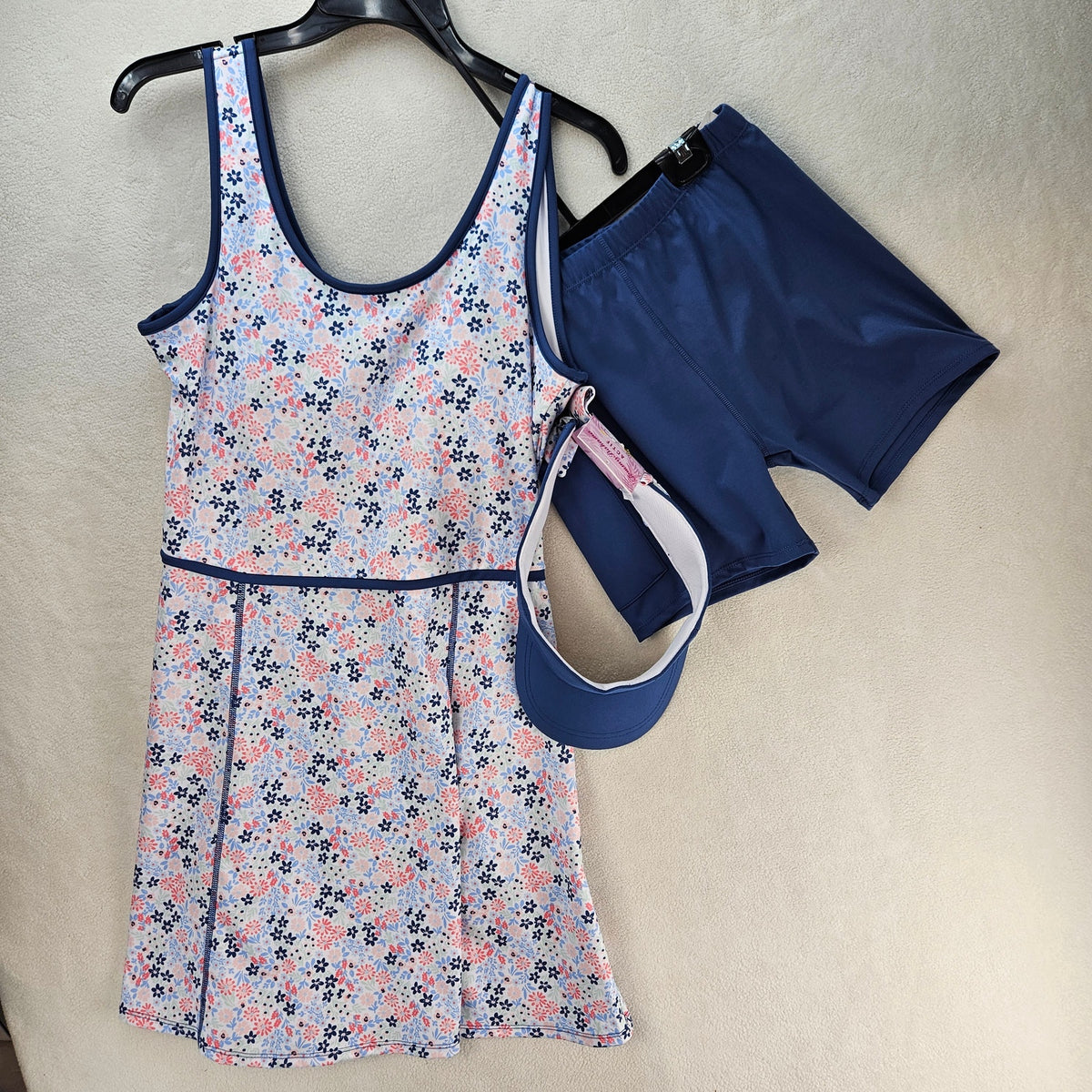 TOMMY BAHAMAS WOMEN'S SMALL SWIMMING SUIT SET WITH TIGHT AND VISOR FLORAL WHITE