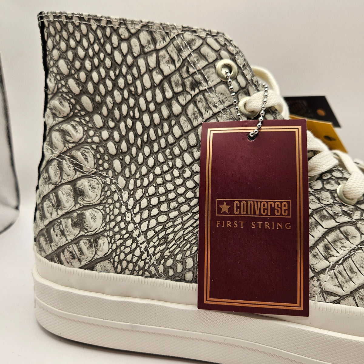 CONVERSE MEN'S 11 CHUCK TAYLOR FIRST STRING WHITE SNOW ALLIGATOR TEXTURE A18413C