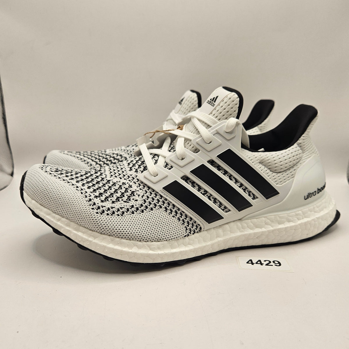 ADIDAS MEN'S 9.5 ULTRABOOST 1.0 WHITE BLACK RUNNING SHOES JR1987