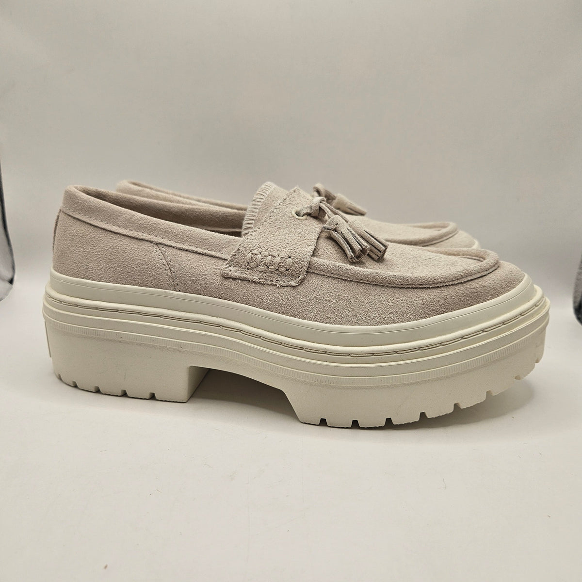 CONVERSE WOMEN'S 9 ALL STAR LUGGED HEEL LOAFER PLATFORM SUEDE TASSEL A15553C