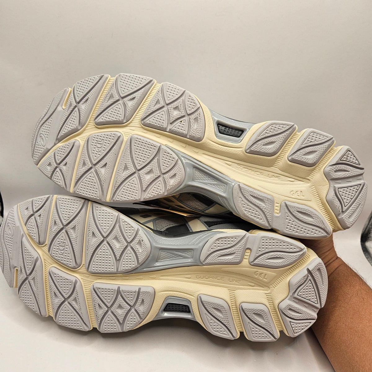 ASICS WOMEN'S 11.5 GEL-NYC 2055 GLACIER GREY CREAM 1203A755 NWOB