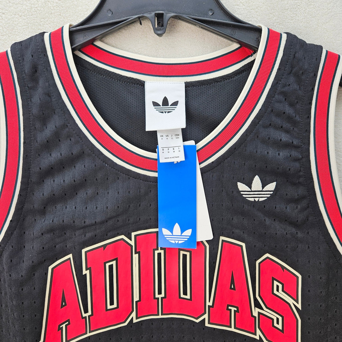 ADIDAS MEN'S MEDIUM ORIGINALS TREFOIL BLACK TANK SIDELINE JERSAEY KG2847 THICK