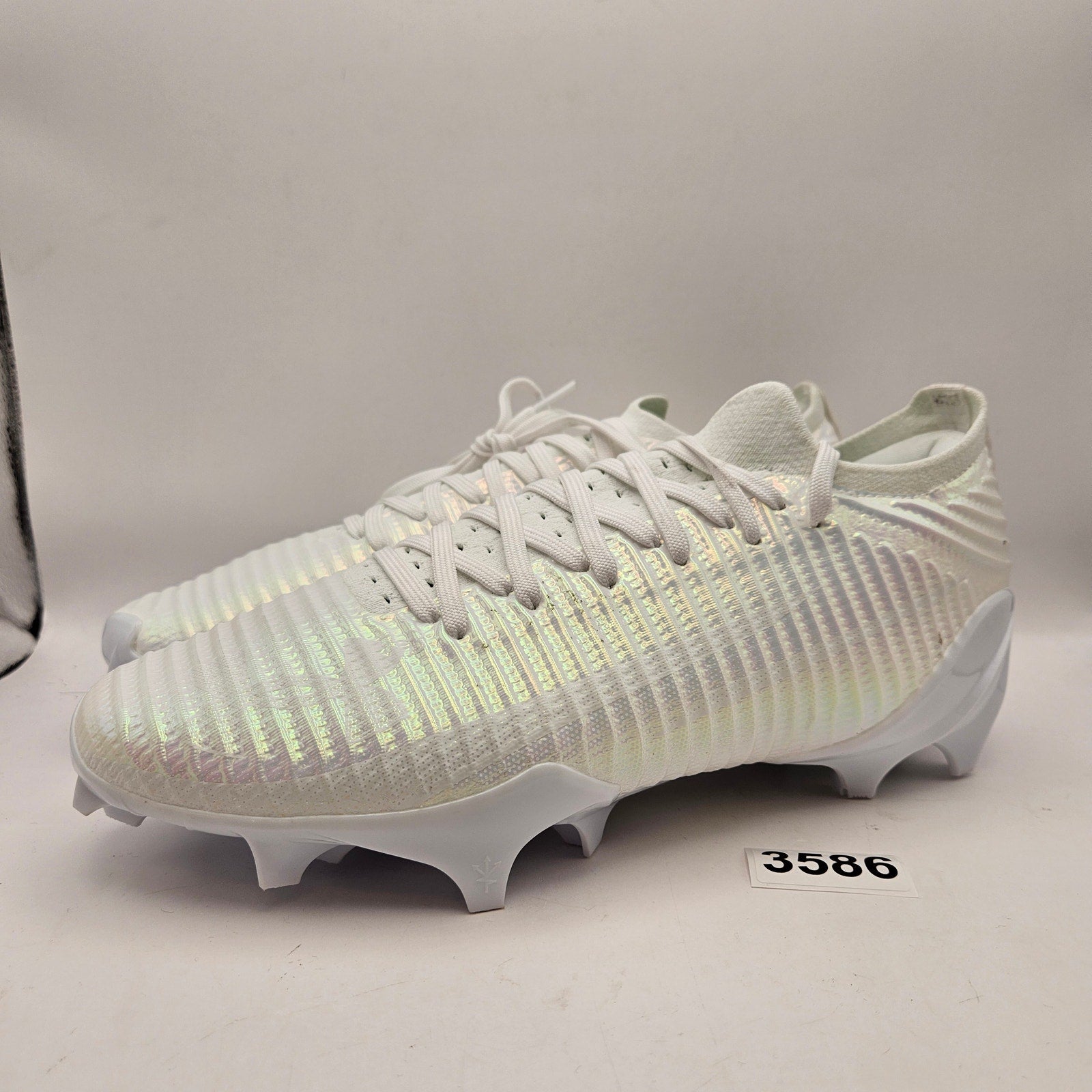 UNDER ARMOUR MEN'S 9 BLUR LUX MC WHT IRIDESCENT FOOTBALL CLEATS NWOB 3028220-100