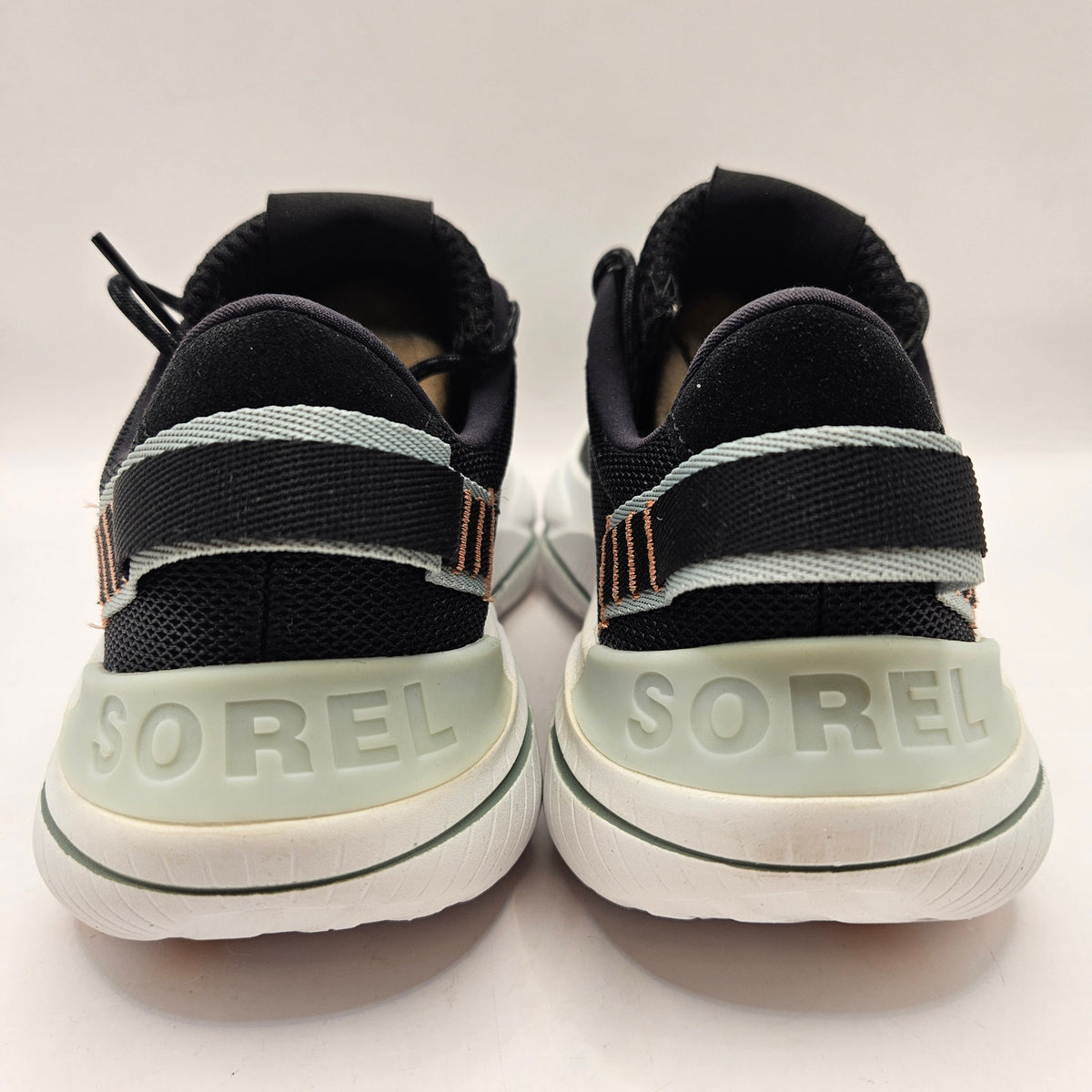 SOREL WOMEN'S 6.5 EXPLORER BLITZ LEISURE LACE BLACK/BLUE HINT SNEAKER