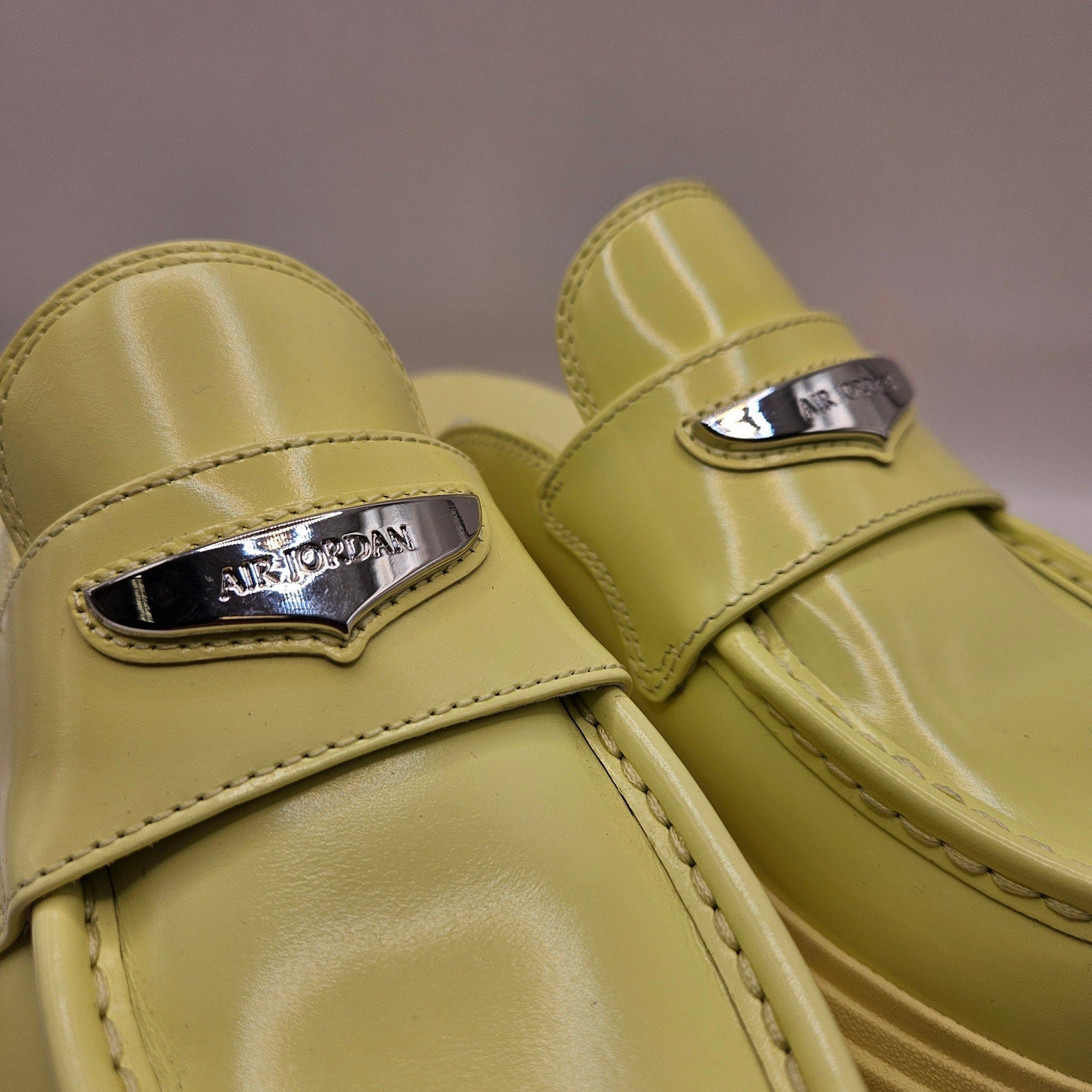NIKE AIR JORDAN WOMEN'S 9 CHUNKY PLATFORM MULE SLIP ON LUMINOUS GREEN NWOB