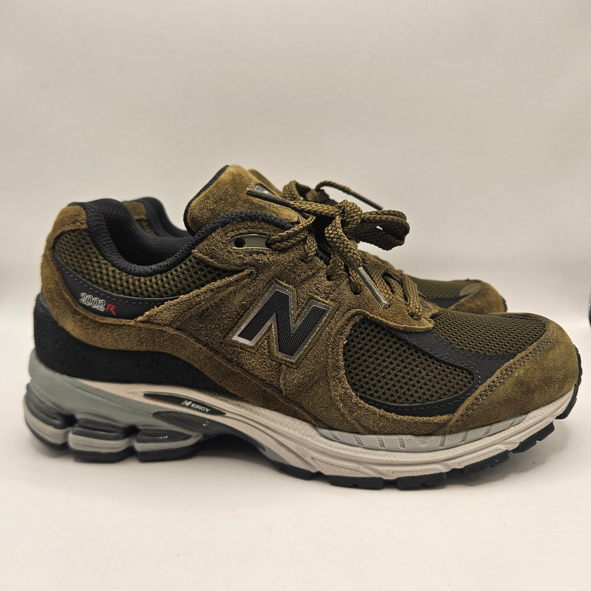 NEW BALANCE WOMEN'S 7.5 U2002RR OLIVE GREEN BLACK LOW TOP SNEAKER NWOB