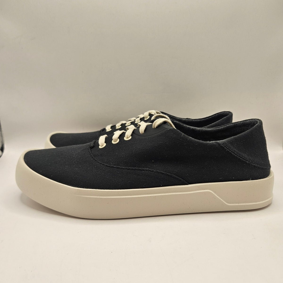 OLUKAI MEN'S 8 TRADEWIND LAVA ROCK BLACK CANVAS LOW TOP SNEAKER COMFY 10533-LRLR