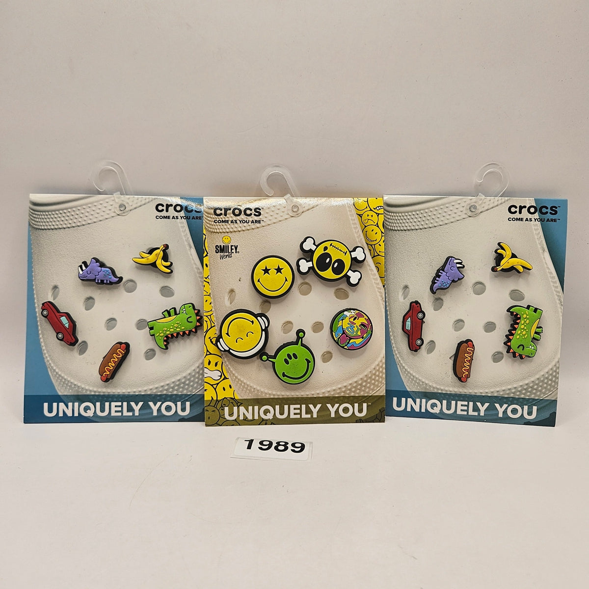 CROCS JIBBITZ 5PC LOT OF 3(15 CHARMS) SMILEY(1)+DINO(2) NWT