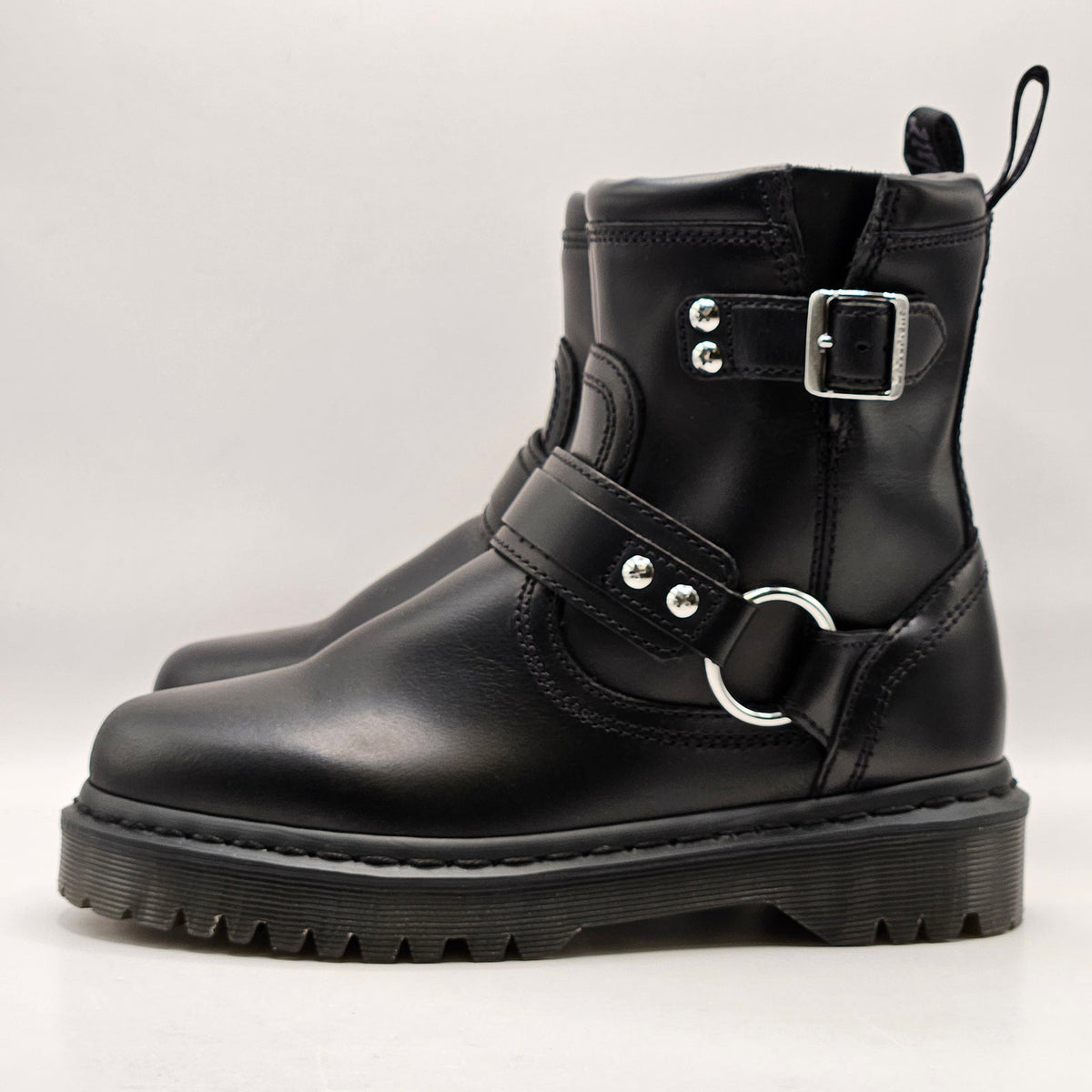 DR MARTENS WOMEN'S 6 ANISTONE HRNS BLACK SMOOTH LEATHER BIKER BOOTS