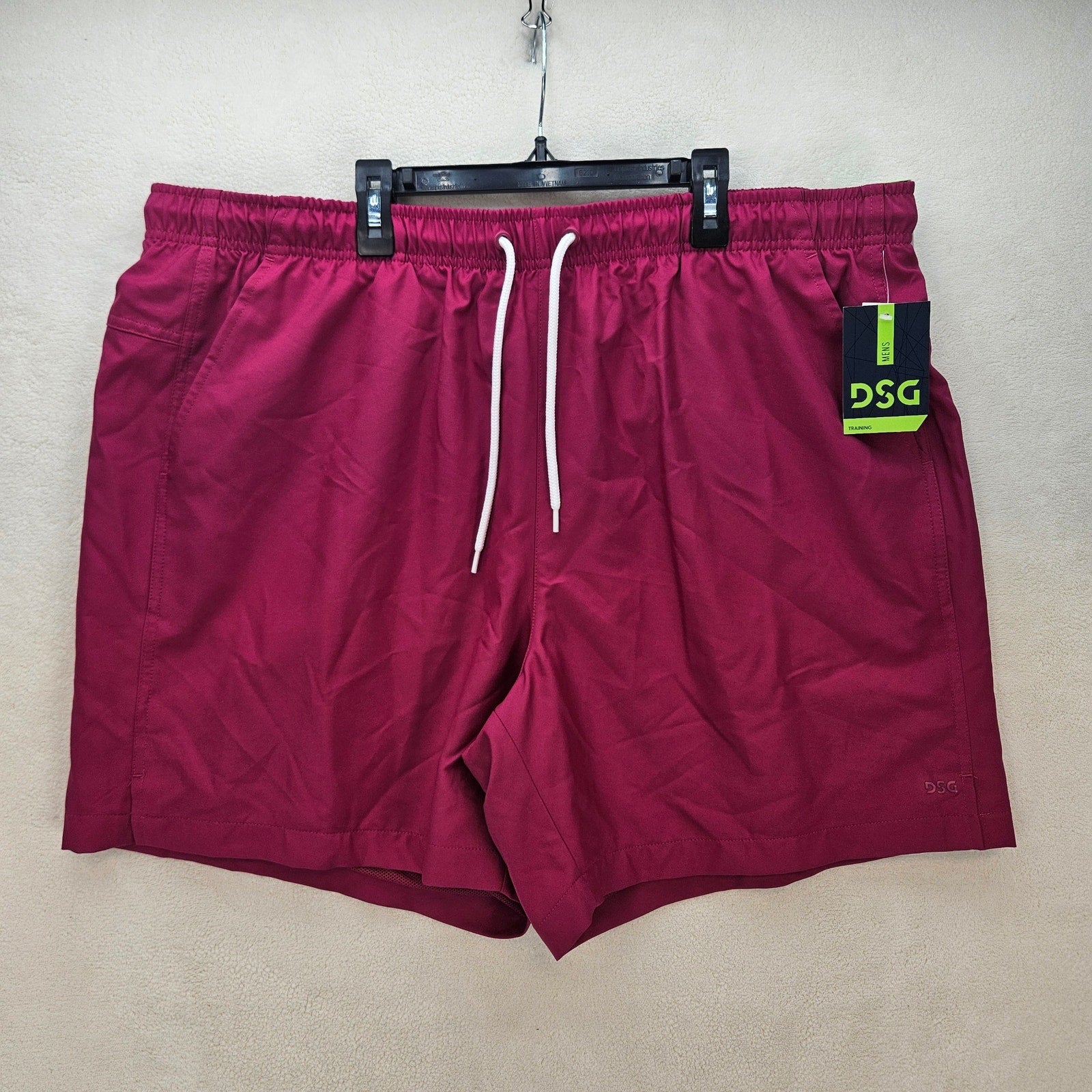 DSG MEN'S XXL 6" LIFESTYLE  SHORT WILD BERRY NWT