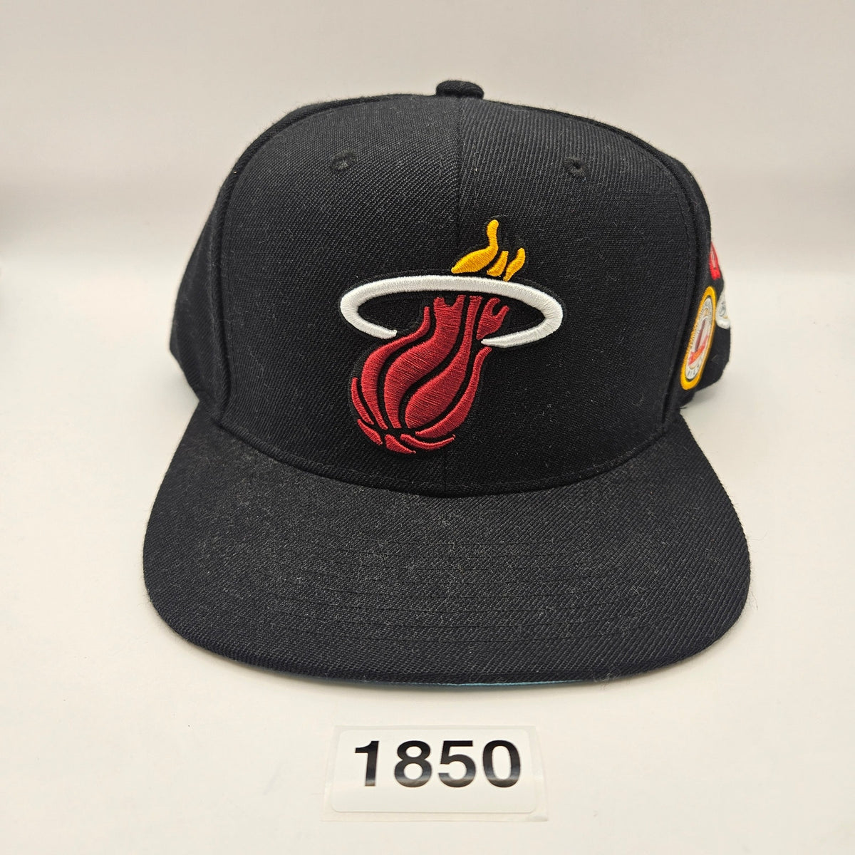 MITCHELL & NESS BLUE UNDER FINALS SNAPBACK HWC MIAMI HEAT NWT