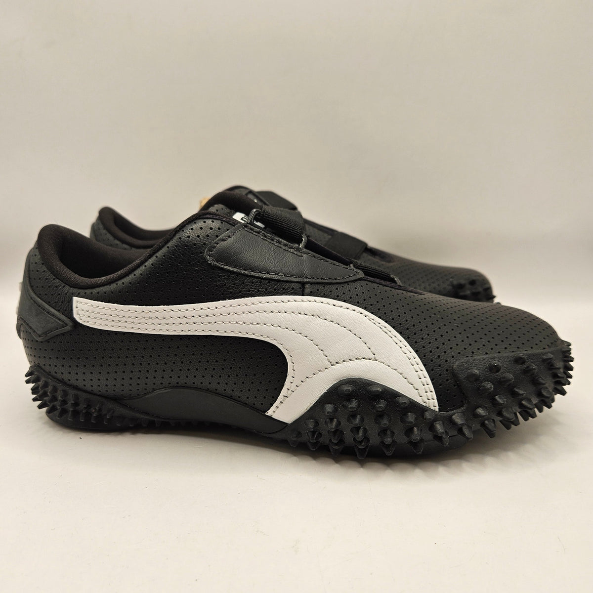 PUMA WOMEN'S 7.5 MOSTRO PERFORATED BLACK WHITE LEATHER SHOES 400992-02