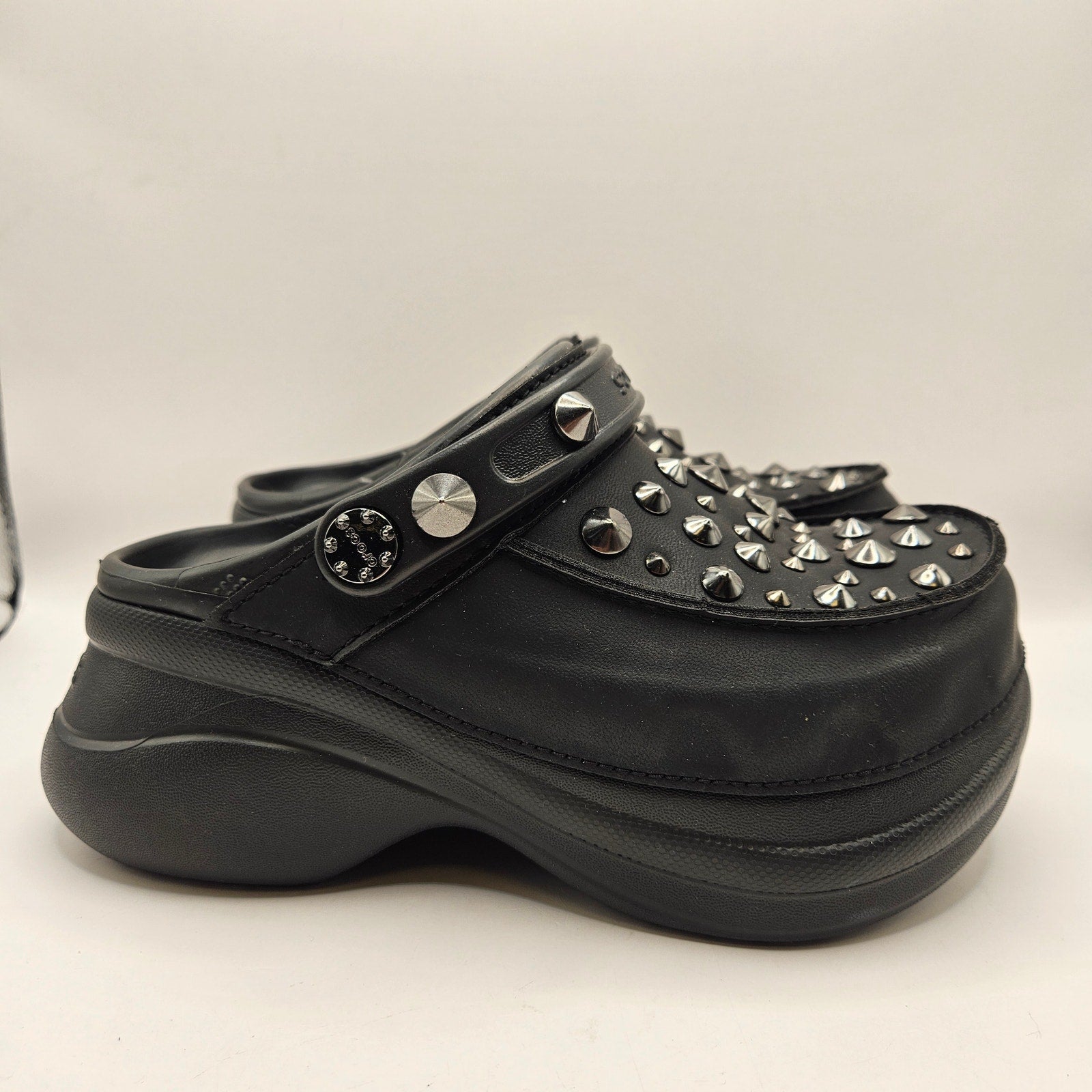 CROCS WOMEN'S 5 BAE STUDDED CLOG BLACK PLATFORM NWOB 211626-001