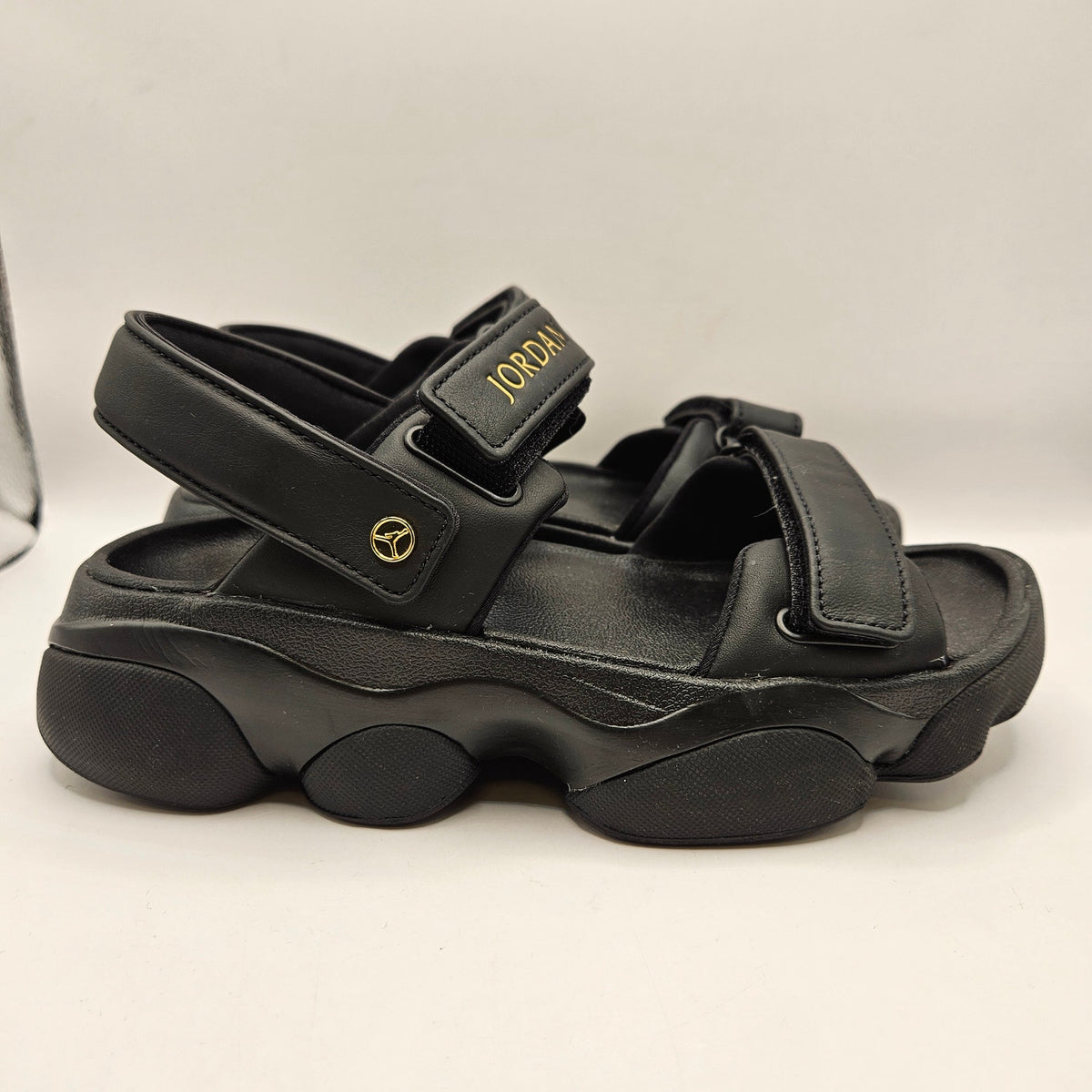 JORDAN WOMEN'S 8 DEJA SANDALS FN5036-001 BLACK METALLIC GOLD