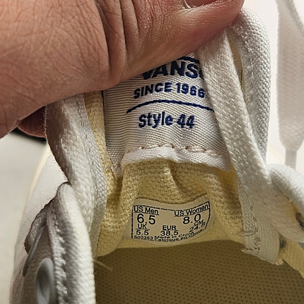 VANS WOMEN'S 8 AUTHENTIC VIBRAM SOLE TRUE WHITE LOW TOP NWOB