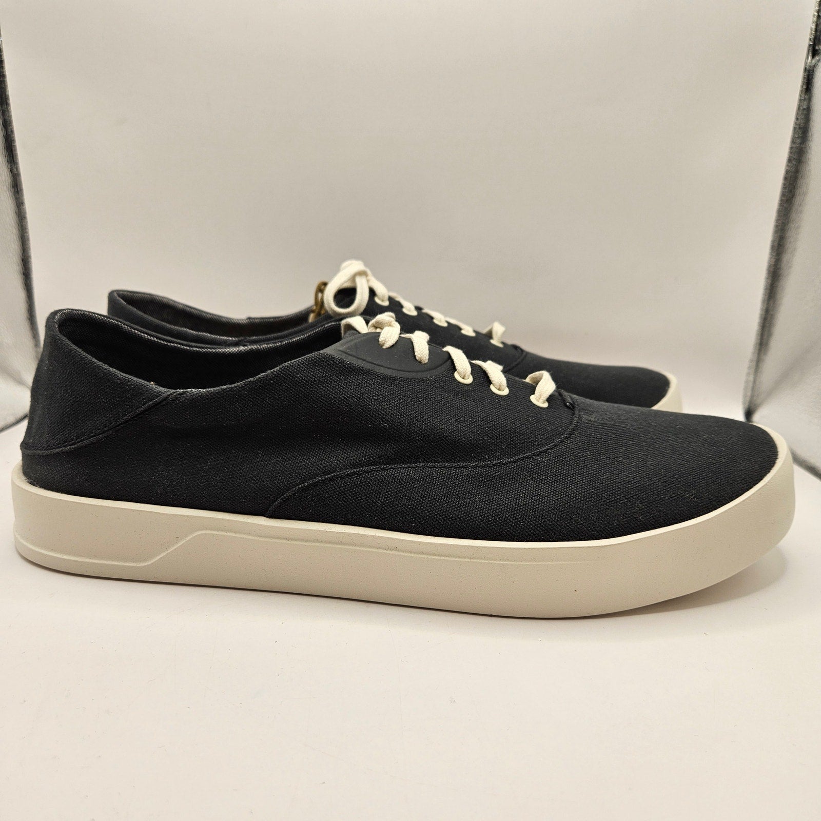 OLUKAI MEN'S 14 TRADEWIND BLACK LAVA ROCK LIGHTWEIGHT CANVAS COMFORT SHOES NWOB