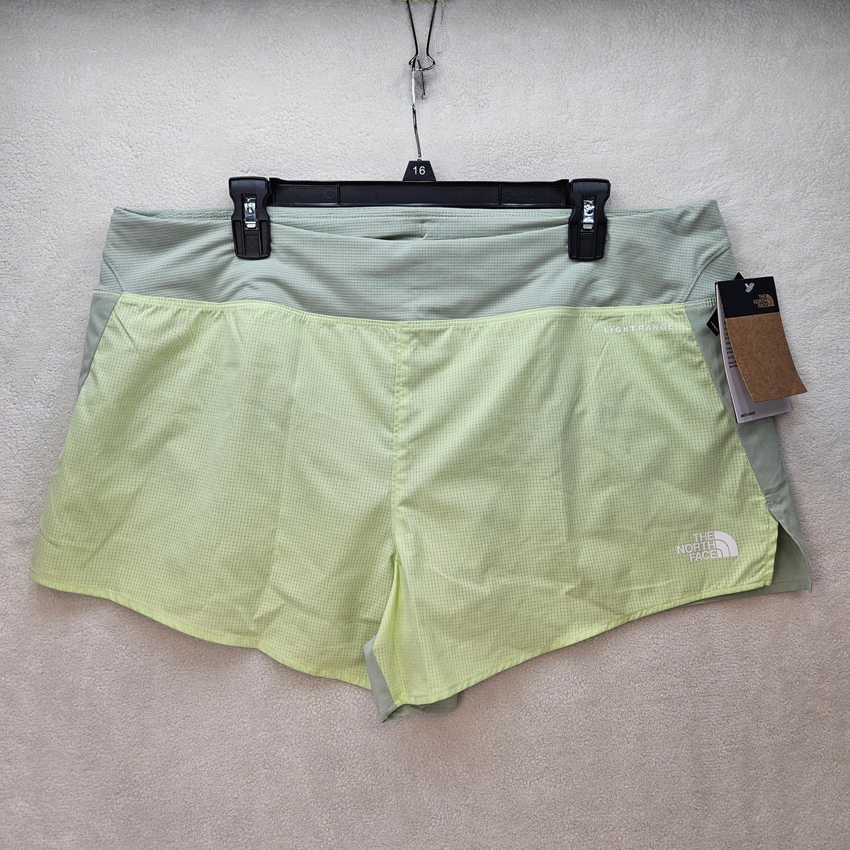 THE NORTH FACE WOMEN'S XL SUMMIT LIGHT SHORT 4IN ASTRO LIME MIST MADE IN JORDAN