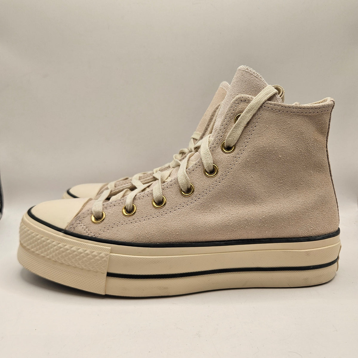 CONVERSE WOMEN'S 8 CHUCK TAYLOR ALL STAR LIFT PLATFORM SUEDE NWOB A13823C NWOB