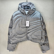 NIKE WOMEN'S MEDIUM THERMA-FIT SWOOTH METALLIC SILVER DOWN JACKET IB2003-095