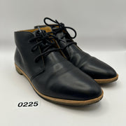 Clarks Women's 7.5 Leather Boot Gum bottom Black Leather