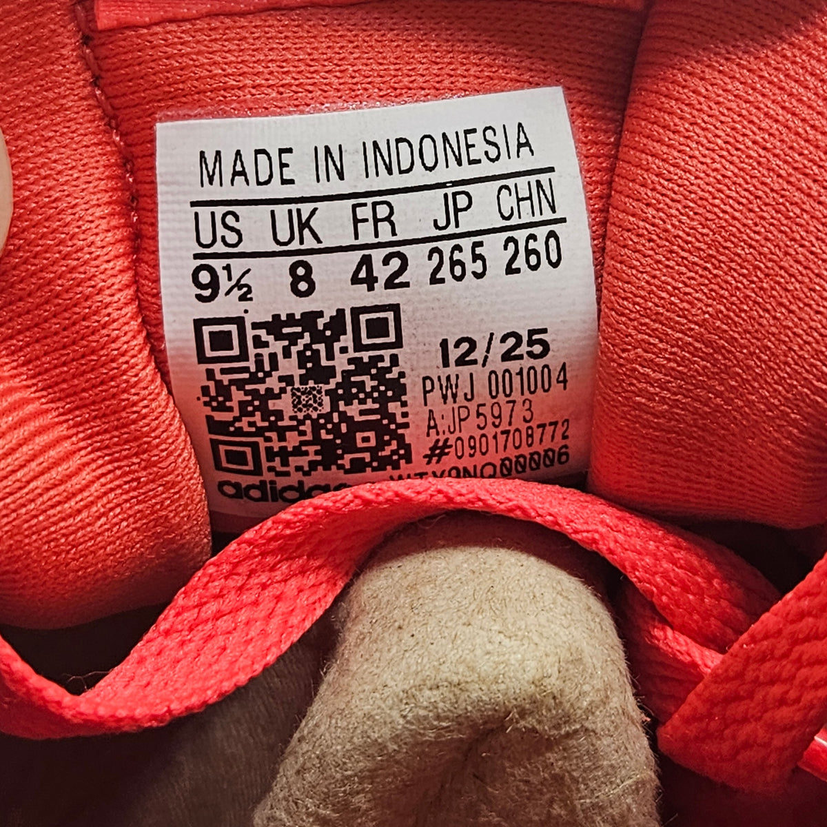 ADIDAS WOMEN'S 9.5 RETROPY F2 RED SUEDE RED WHITE GUM NWOB JP5973