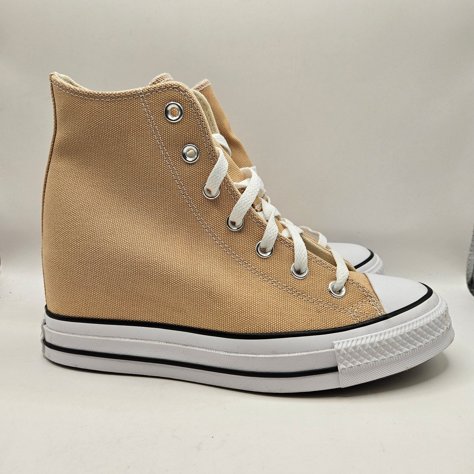CONVERSE WOMEN'S 9.5 CHUCK TAYLOR ALL STAR WEDGE HI COASTAL DUNE A12531C NWOB