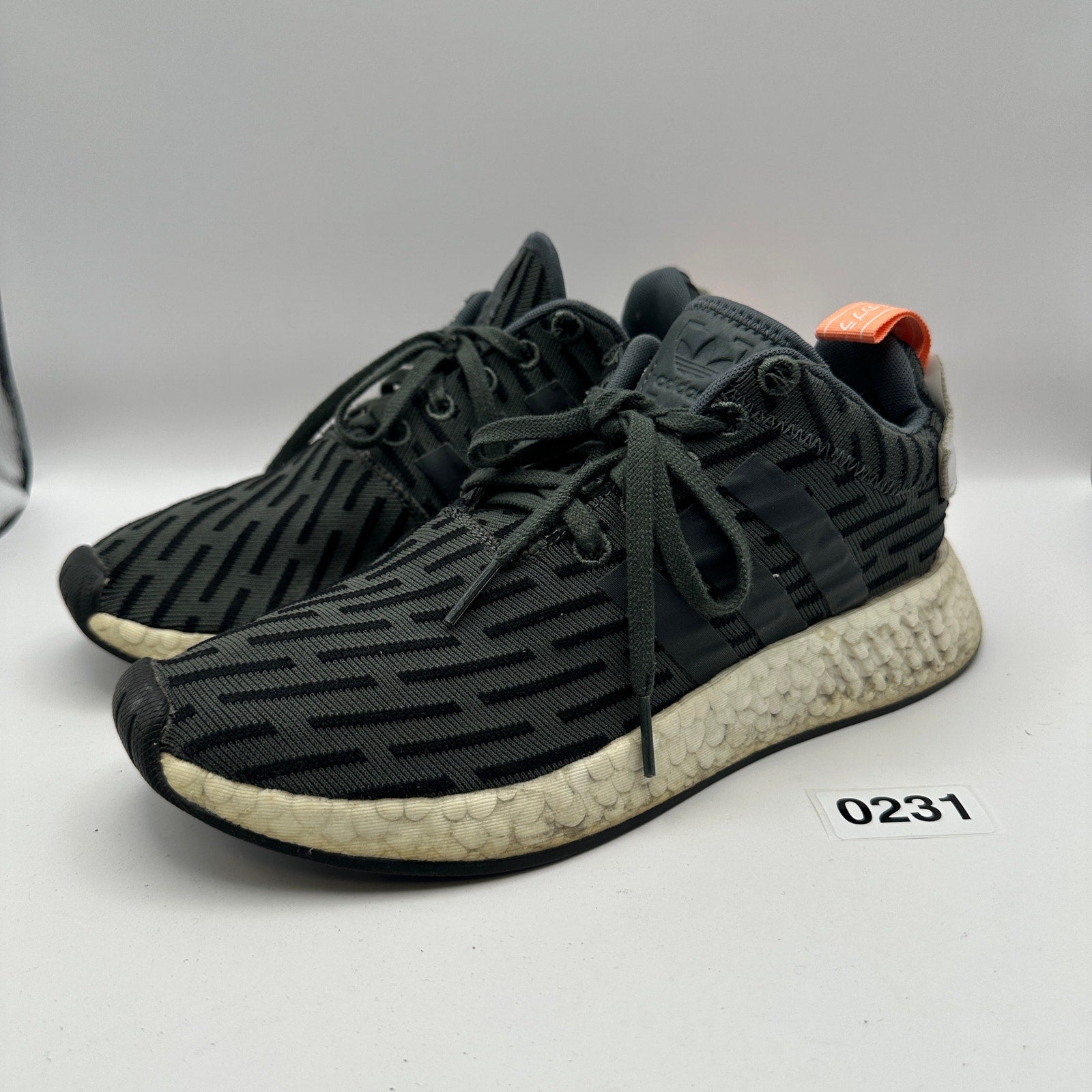 ADIDAS Women's 7.5 NMD R2 BA7259 Utility Green White BOOST