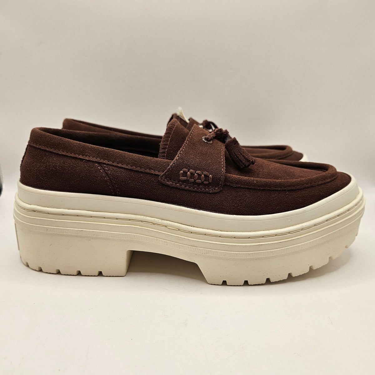 CONVERSE WOMEN'S 9 LUGGED HEEL PLATFORM LOAFER SUEDE BROWN TASSEL A15552C