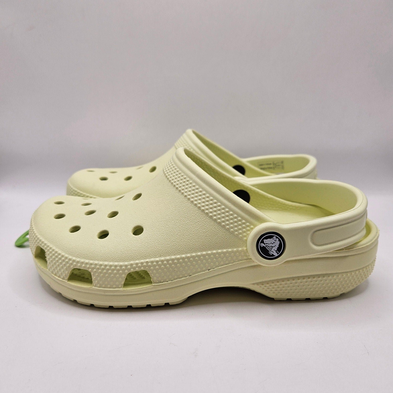 CROCS M4 W6 CLASSIC CLOG ATMOSPHERE BONE BEIGE UNISEX COMFORT SHOES NWT