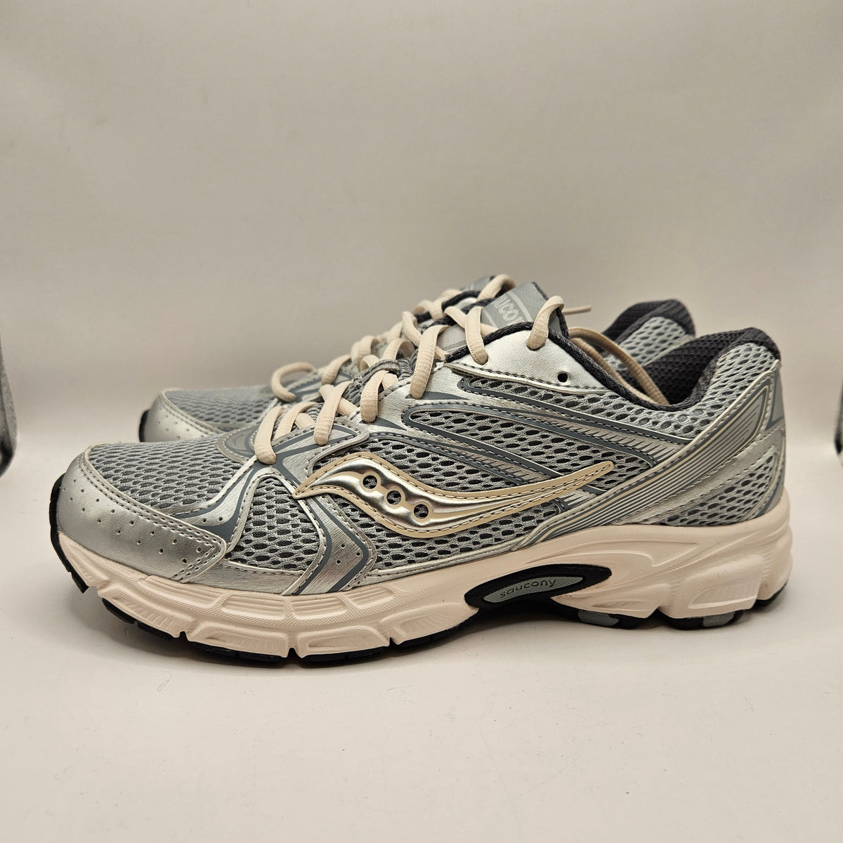 SAUCONY WOMEN'S 9 GRID RIDE MILLENNIUM SILVER/CREAM SNEAKER S60812-8 NWOB