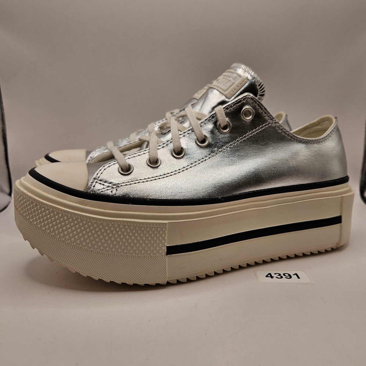 CONVERSE MEN'S 9 CHUCK TAYLOR LIFT DOUBLE STACK PLATFORM SILVER METALLIC A16406C