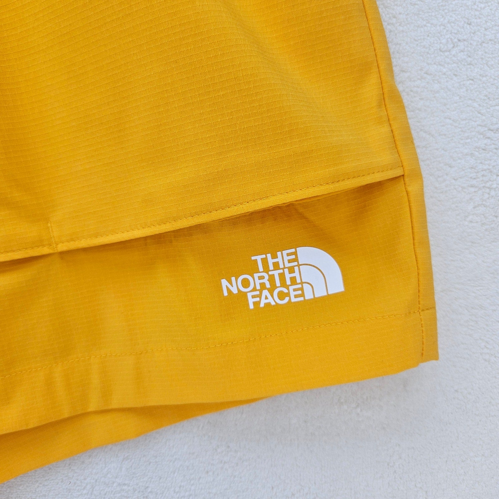 THE NORTH FACE MEN'S XL RIPSTOP CARGO SHORTS SUMMIT GOLD YELLOW NWT