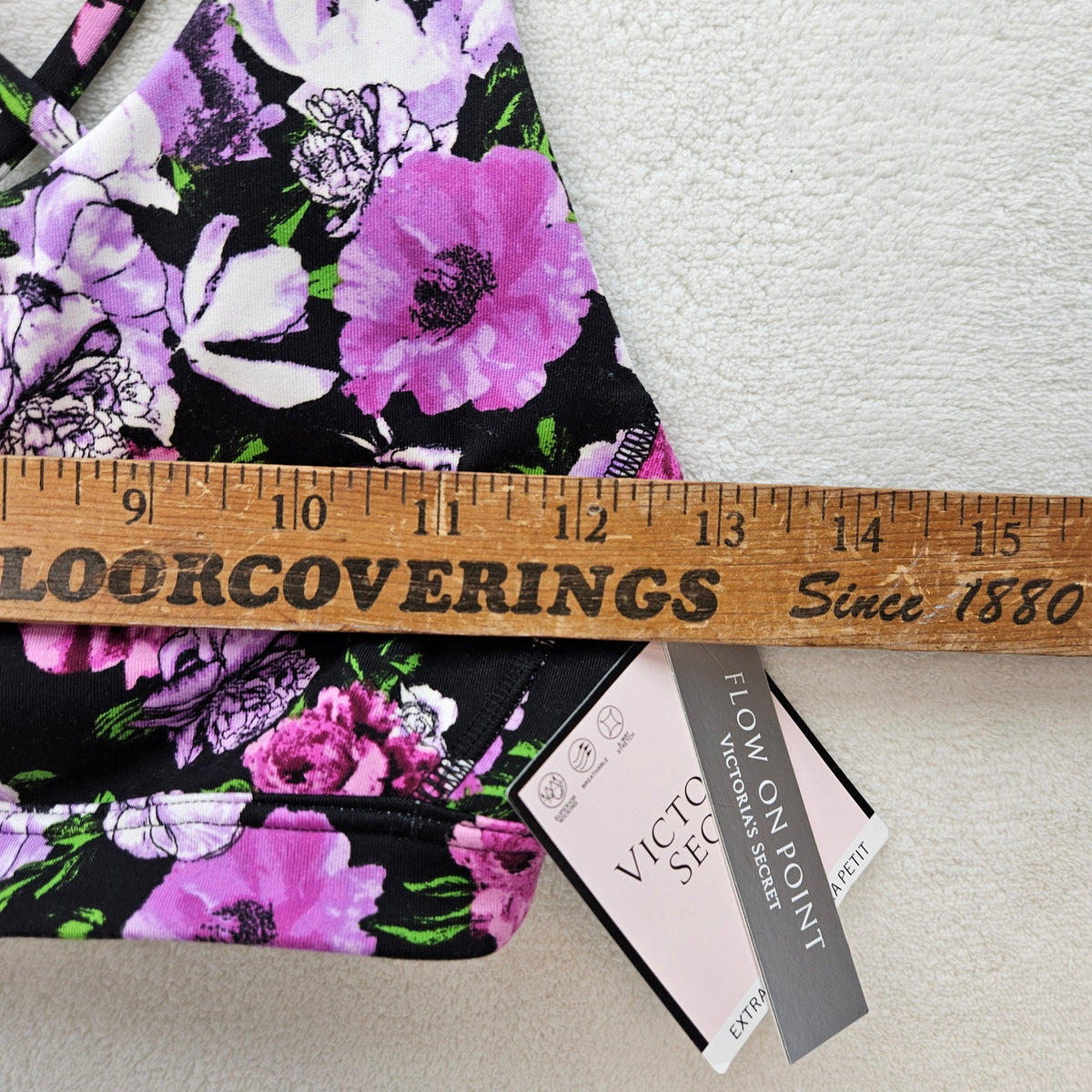 VICTORIA'S SECRET WOMEN'S XS FLOW ON POINT BRA NWT