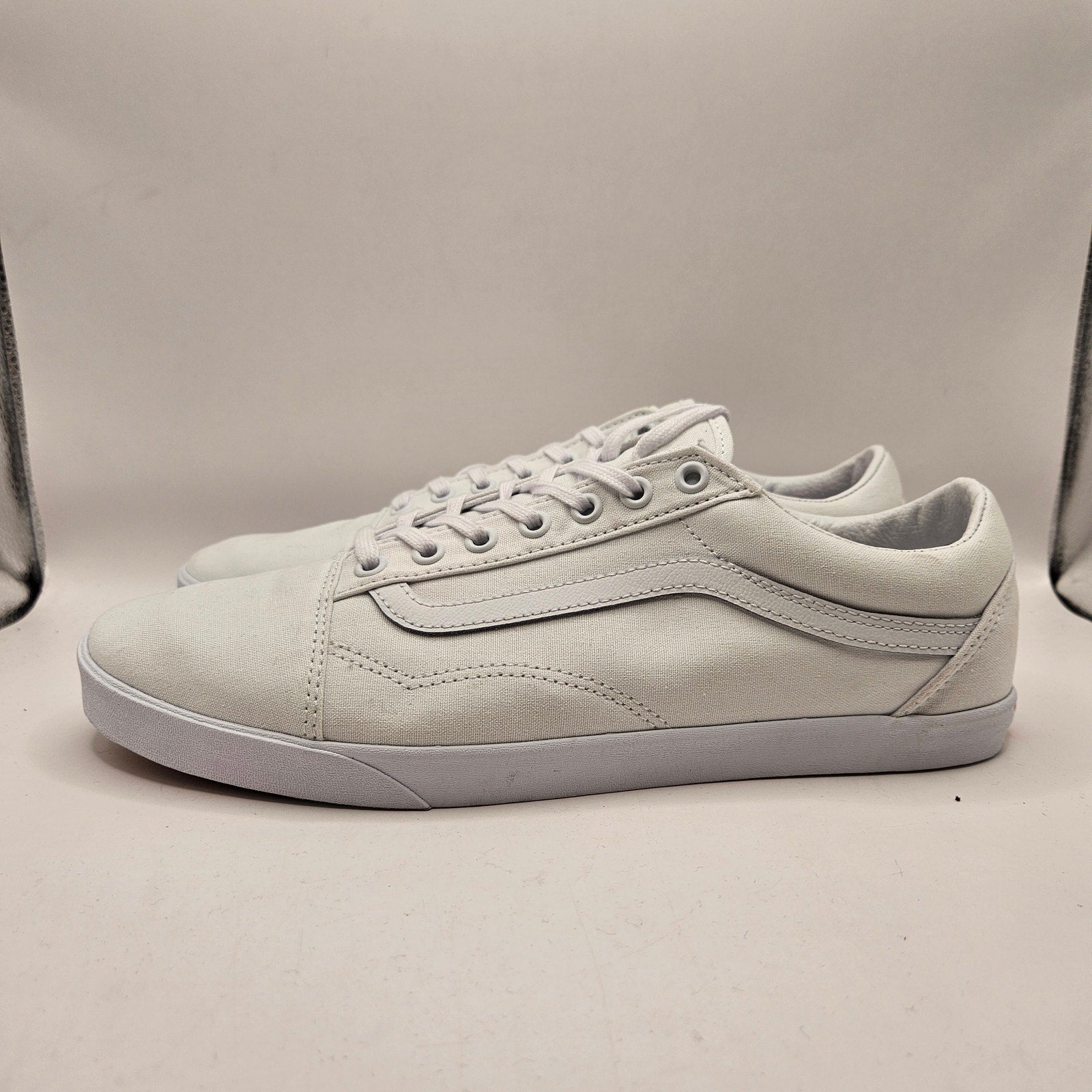 VANS MEN'S 10.5 OLD SKOOL TRUE WHITE LOW TOP SNEAKER NWOB